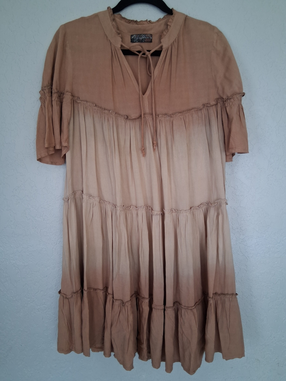 J Glee Tan Ombre Tiered Boho Mini Dress Keyhole Neck Short Sleeve Medium